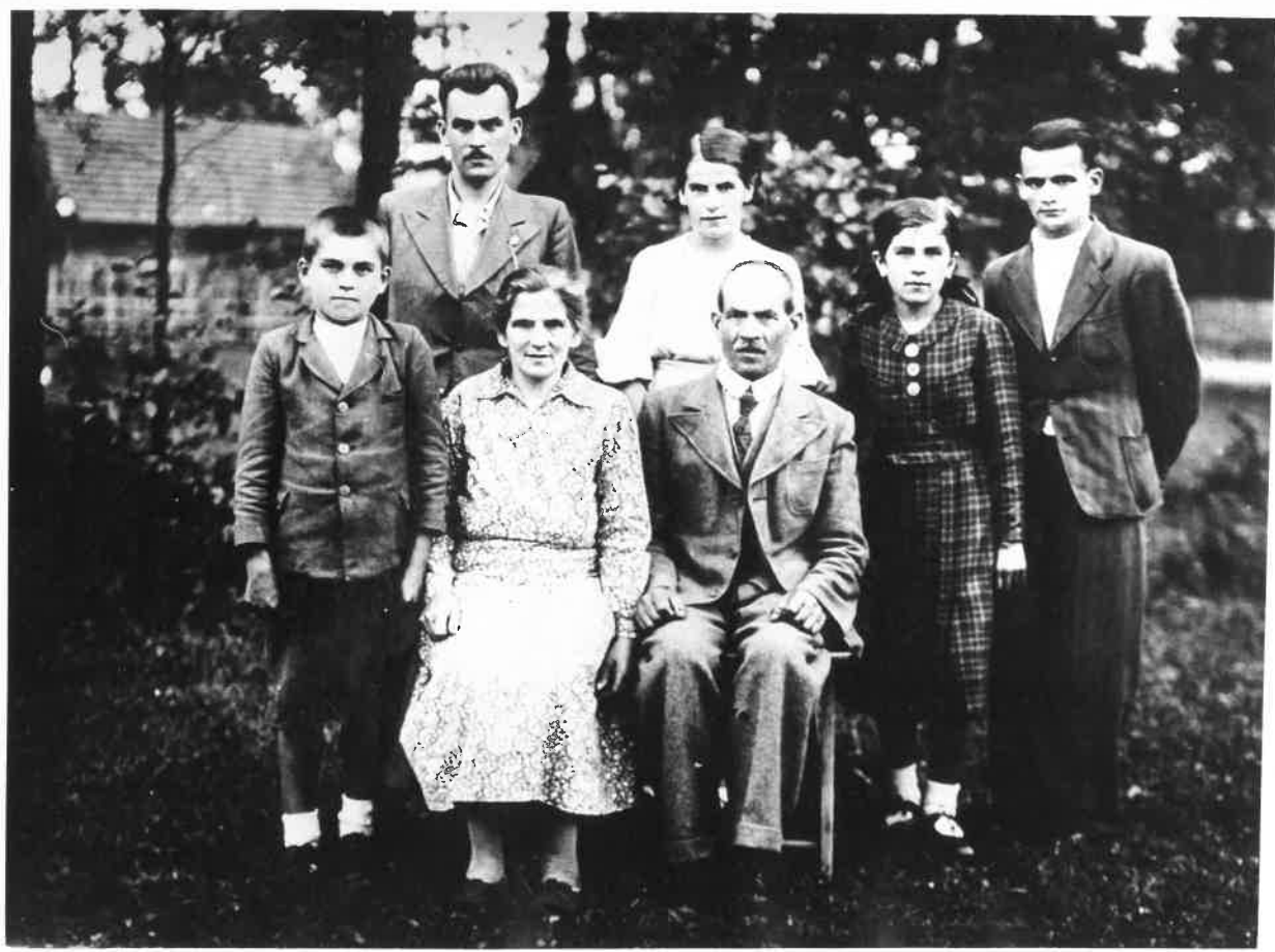 rodzina Miazgowicz&oacute;w w Kamieniu sierpień 1939 r.